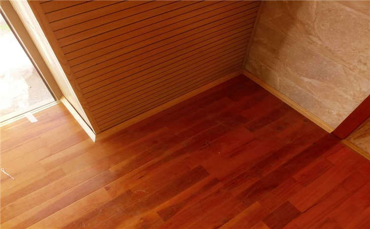 體育館木地板價(jià)格的影響因素有哪些？