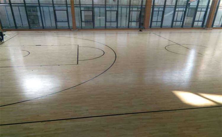 成長(zhǎng)歷程：一塊體育運(yùn)動(dòng)木地板艱辛！