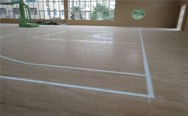 歐氏拼接板體育運(yùn)動地板造價是的多少？