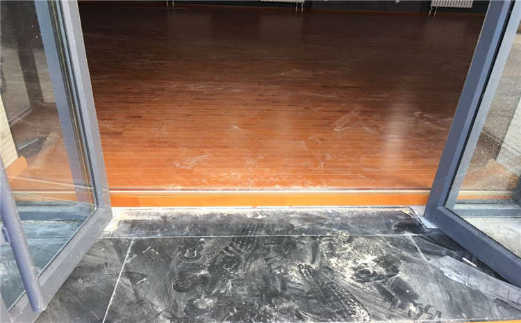 籃球場木地板價格是多少？