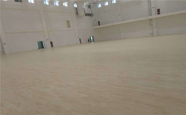 歐氏楓木乒乓球館木地板怎么保養(yǎng)？