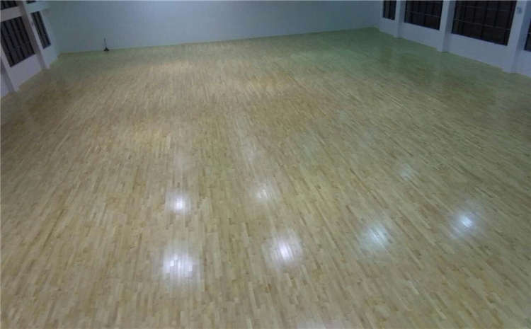 歐氏24厚風(fēng)雨操場運(yùn)動(dòng)地板怎么翻新？