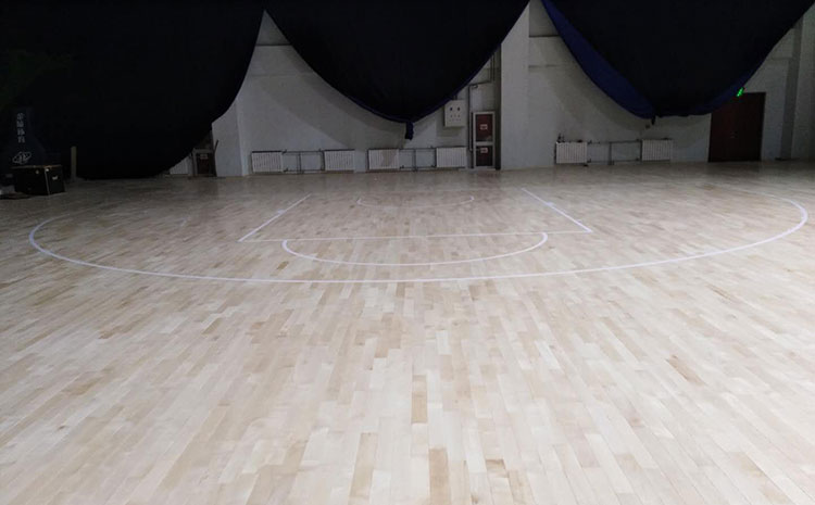 運(yùn)動木地板秋天應(yīng)該怎么保養(yǎng)