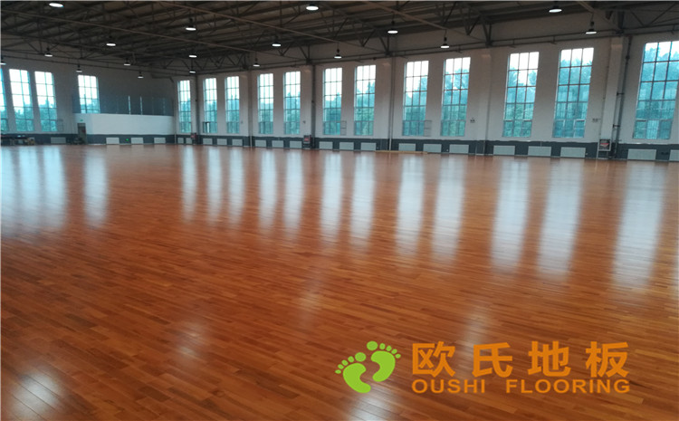 內(nèi)蒙古鄂爾多斯伊金霍洛旗神東專業(yè)化服務(wù)基地體育館木地板—?dú)W氏運(yùn)動(dòng)木地板廠家