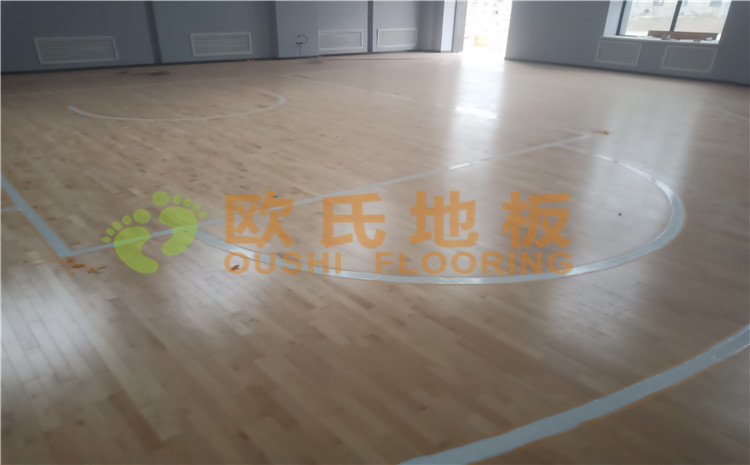 新疆沙雅縣順北油田籃球館木地板案例—?dú)W氏運(yùn)動木地板廠家