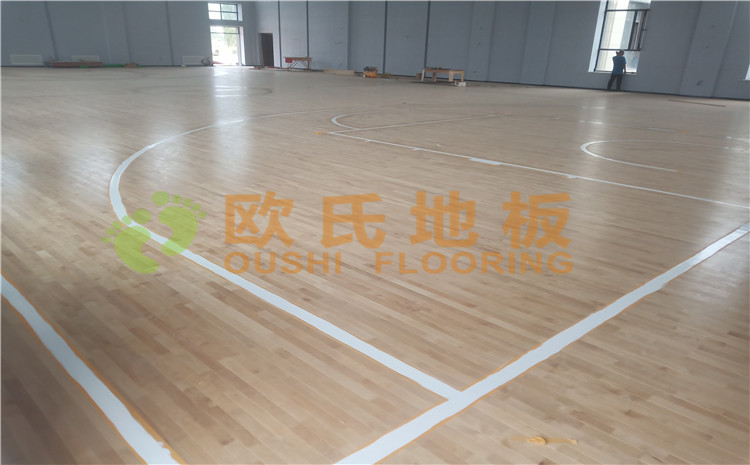 新疆沙雅縣順北油田籃球館木地板案例—?dú)W氏運(yùn)動木地板廠家