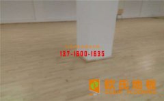 羽毛球館該選擇哪種結構的運動木地板？