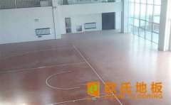 導(dǎo)致羽毛球木地板受潮的因素有哪些？